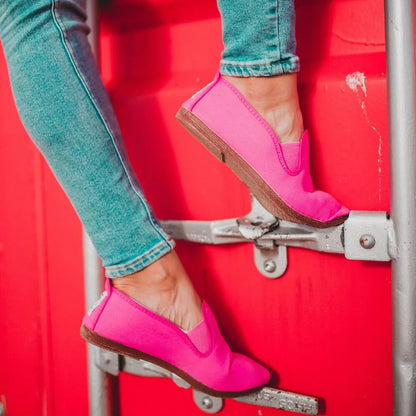 Fuchsia bold summer shoes by Javer, colorful Spanish casual footwear 
